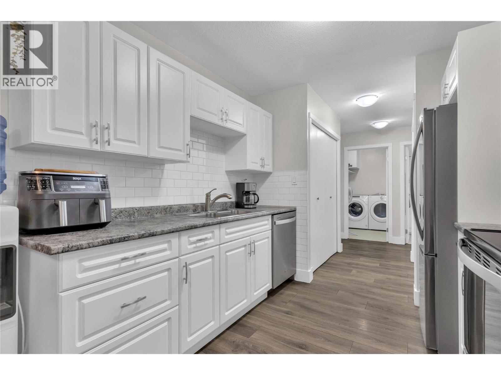 3854 Gordon Drive Unit# 186, Kelowna, British Columbia  V1W 3G5 - Photo 5 - 10392759