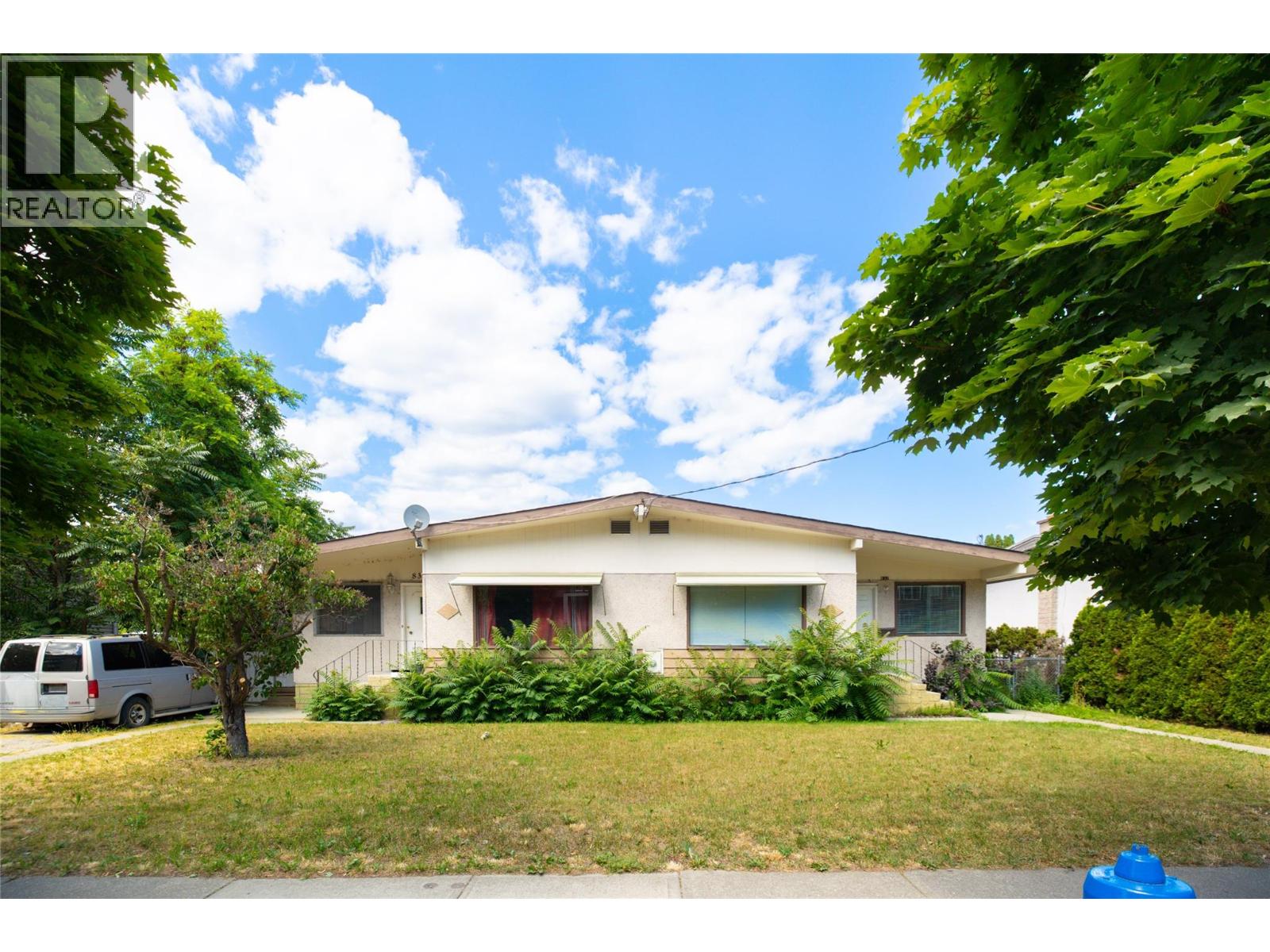 830-832 Leon Avenue, Kelowna, British Columbia  V1Y 6J8 - Photo 1 - 10391314