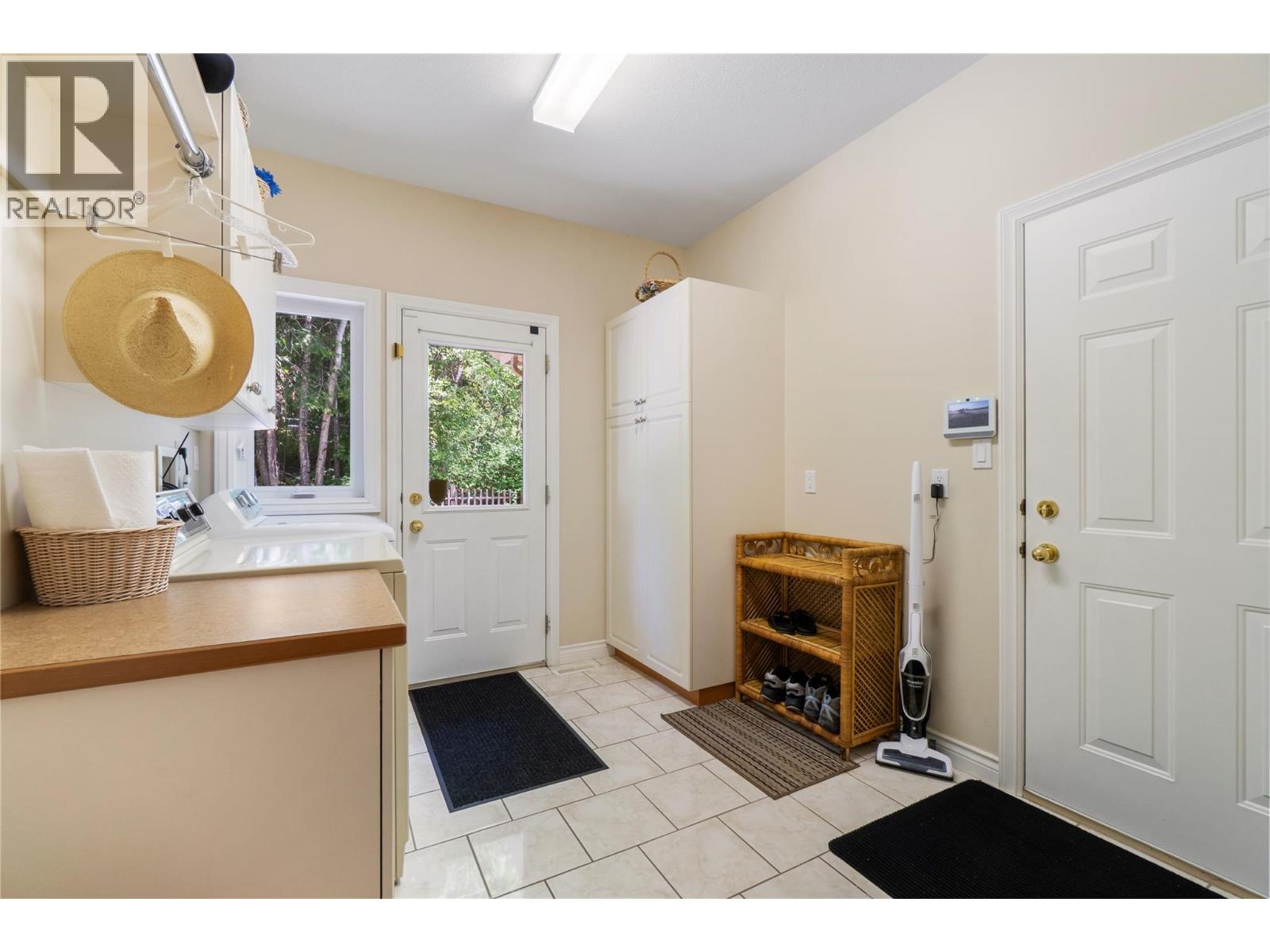 1821 50 Avenue Ne, Salmon Arm, British Columbia  V1E 2X3 - Photo 69 - 10385590