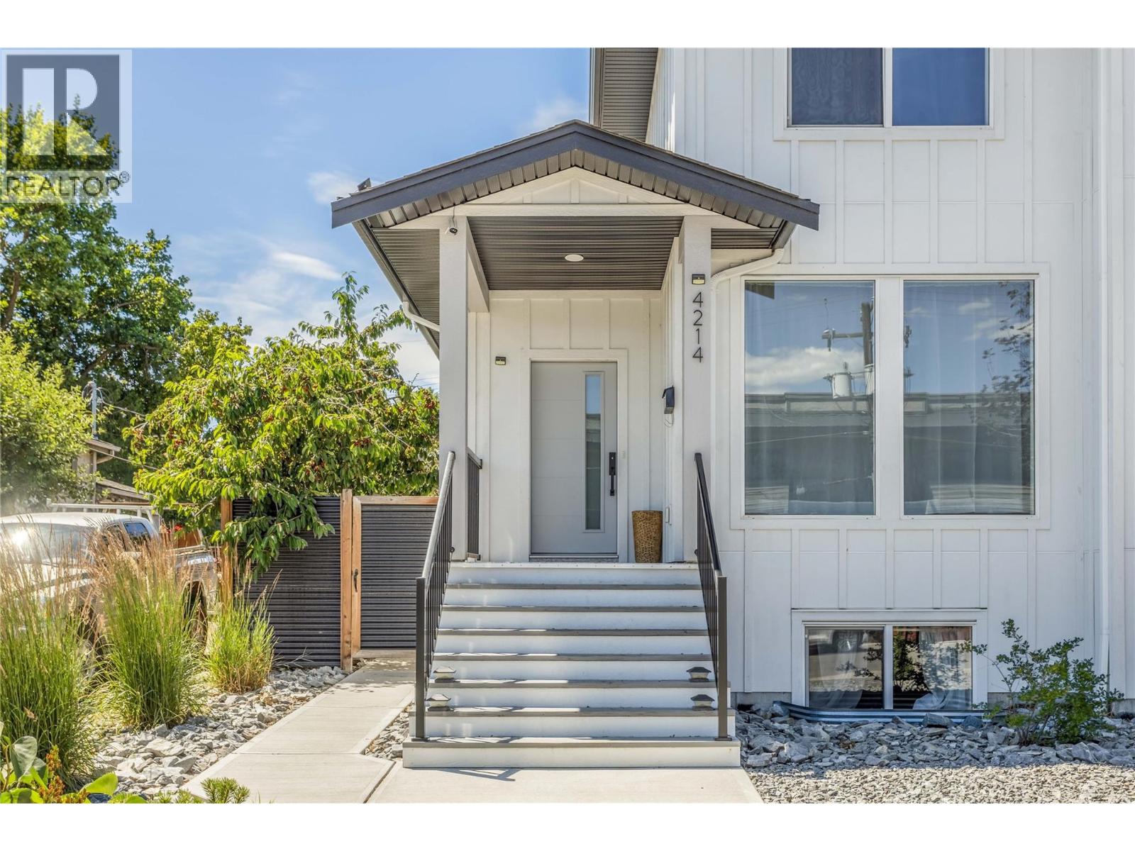 4214 33 Street, Vernon, British Columbia  V1T 5V1 - Photo 3 - 10392381