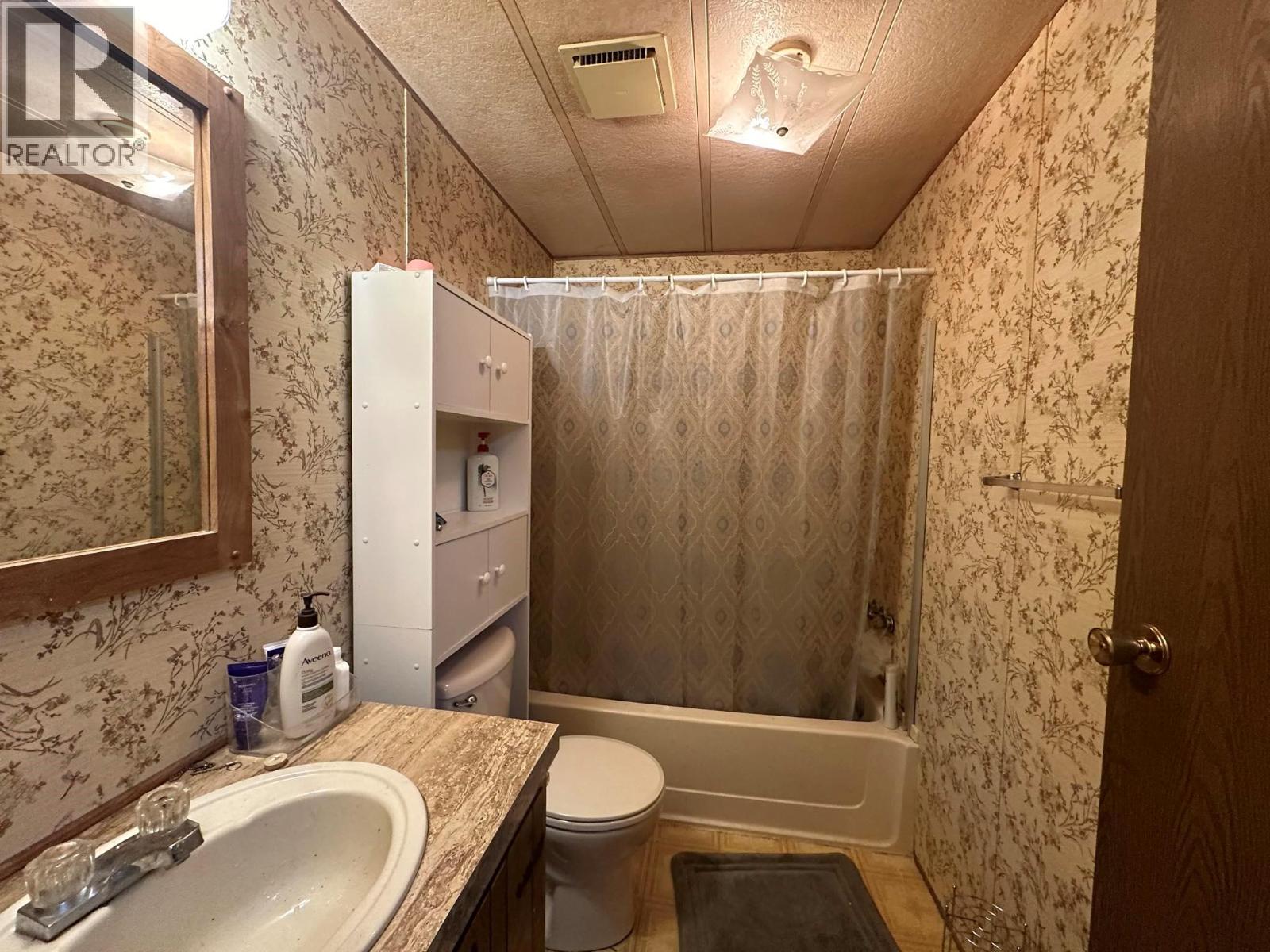 1978 Airport Road, Salmo, British Columbia  V0G 1Z0 - Photo 22 - 10392690
