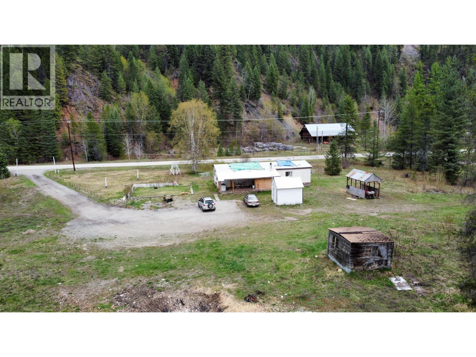 1978 Airport Road, Salmo, British Columbia  V0G 1Z0 - Photo 32 - 10392690