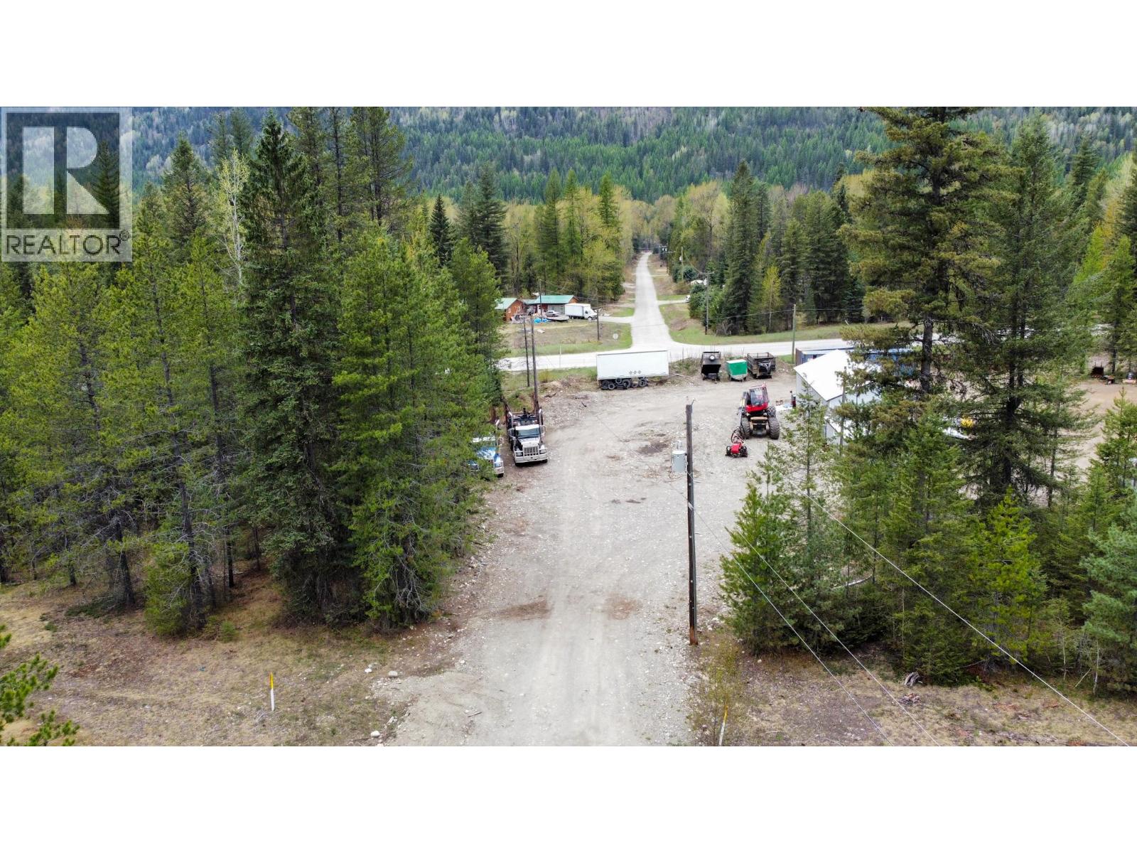1978 Airport Road, Salmo, British Columbia  V0G 1Z0 - Photo 6 - 10392690