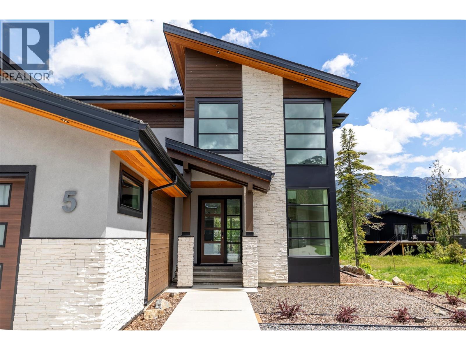 5 Mammoth Drive, Fernie, British Columbia  V0B 1M1 - Photo 3 - 10391371