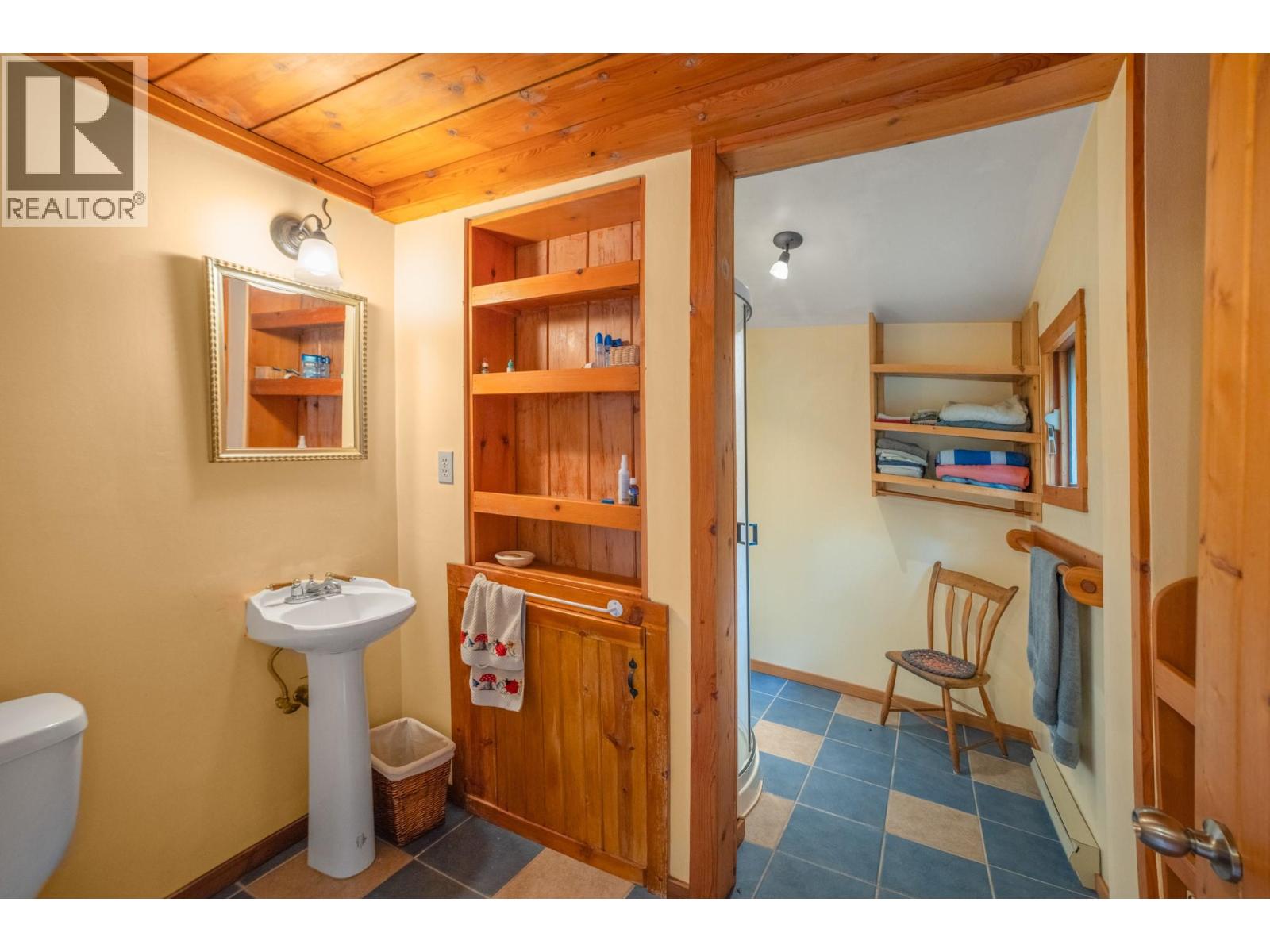 899 Coleman Road, Riondel, British Columbia  V0B 2B0 - Photo 13 - 10392719