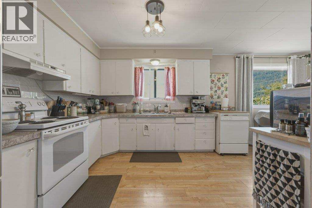 3580 20 Avenue Se, Salmon Arm, British Columbia  V1E 1X9 - Photo 10 - 10391610