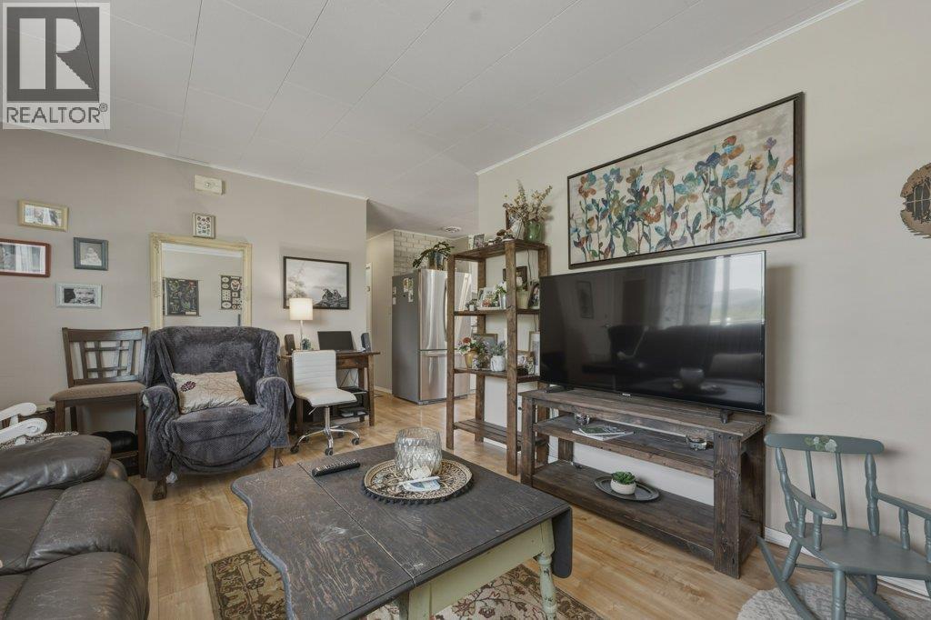3580 20 Avenue Se, Salmon Arm, British Columbia  V1E 1X9 - Photo 14 - 10391610