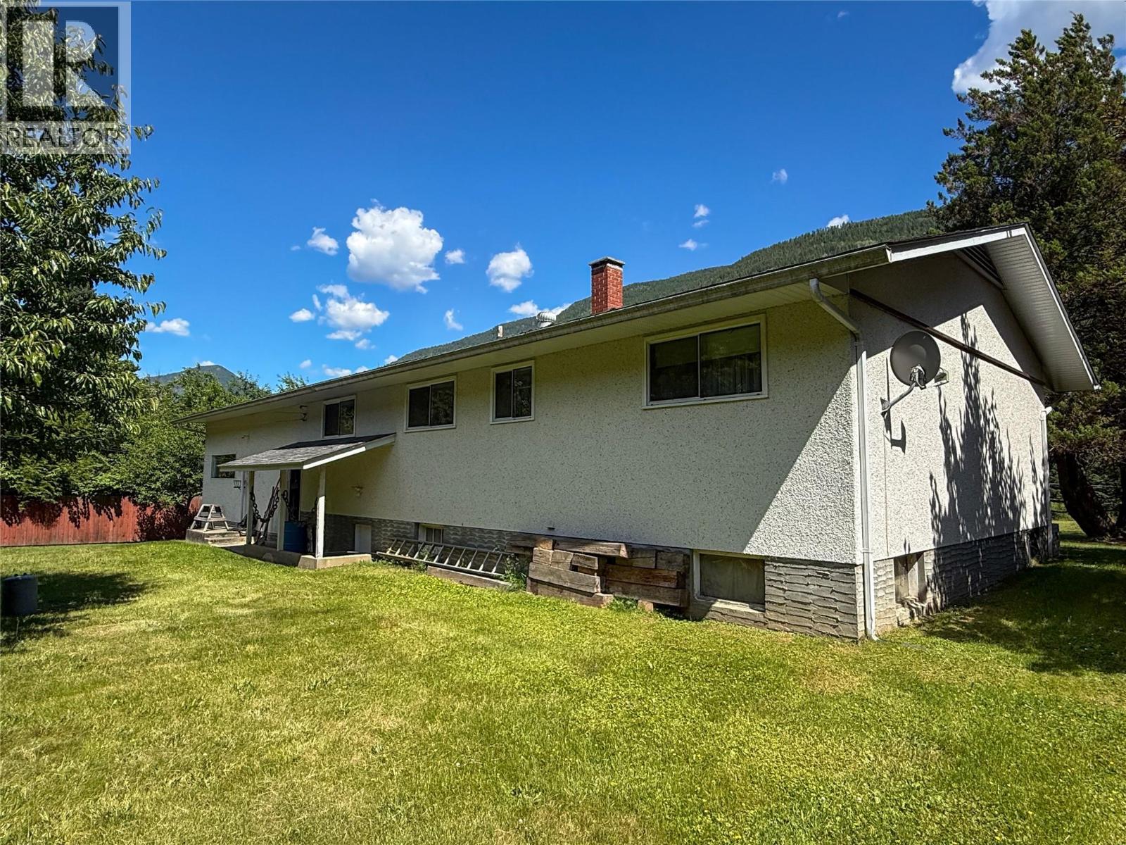 1535 Highway 3a Highway, Thrums, British Columbia  V1N 4M7 - Photo 46 - 10392700