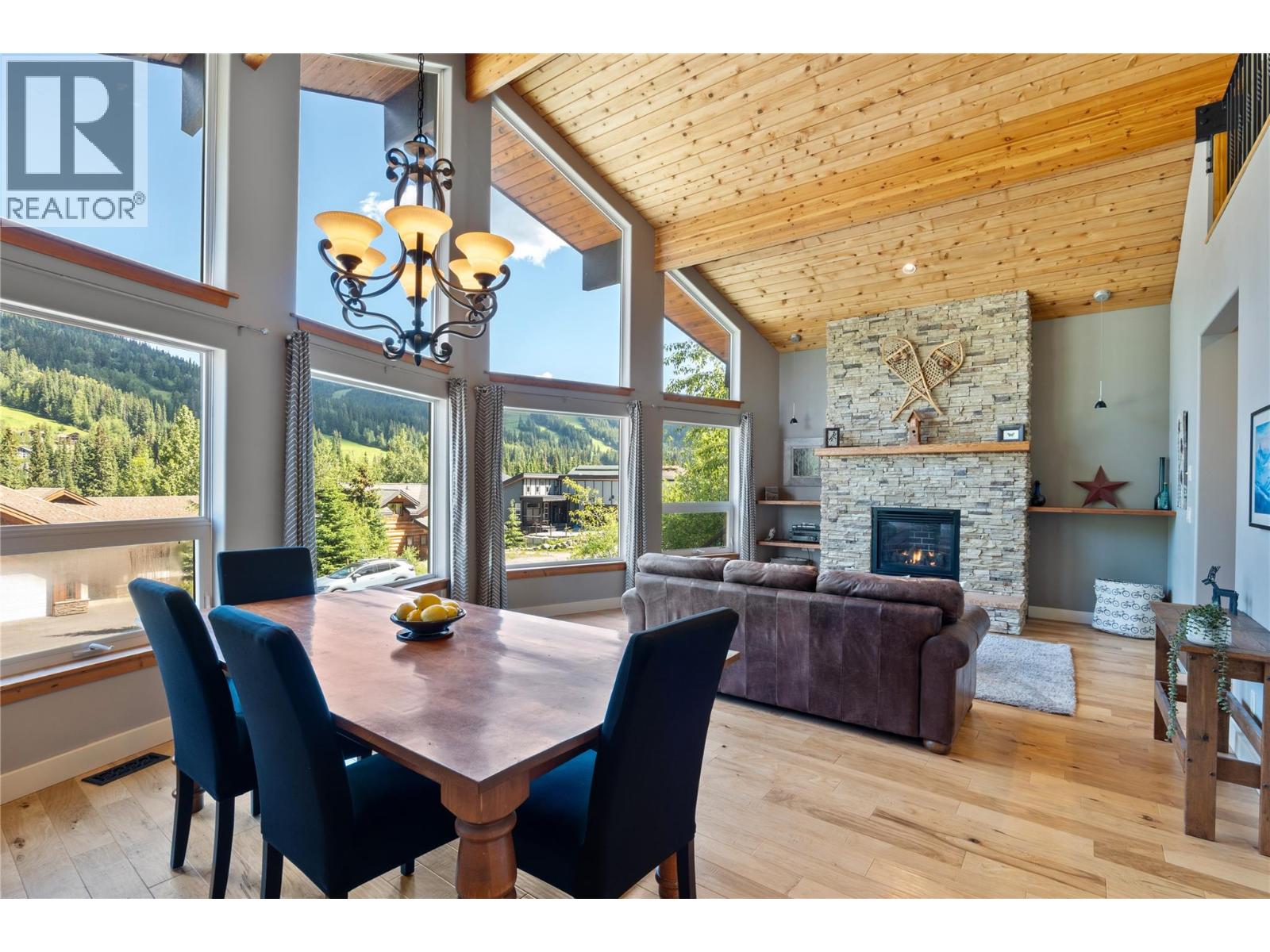 2429 Fairways Drive, Sun Peaks, British Columbia  V0E 5N0 - Photo 4 - 10392835