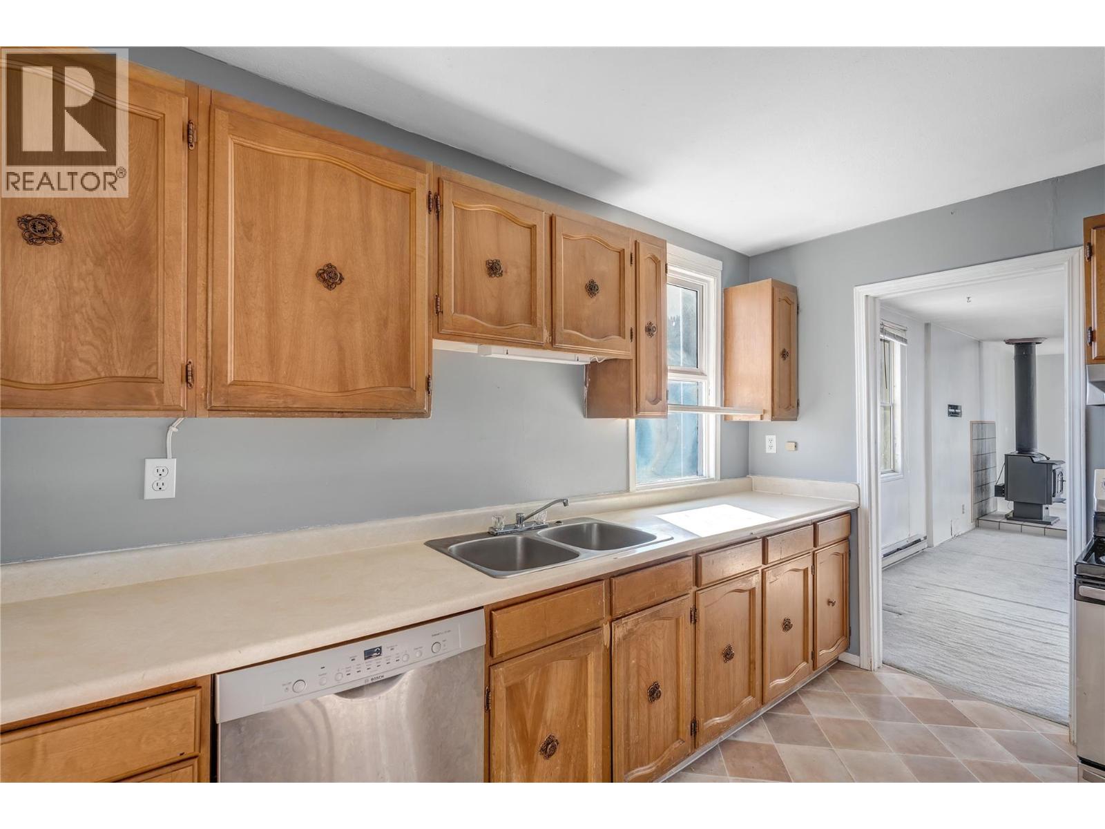 10110 Main Street, Summerland, British Columbia  V0H 1Z0 - Photo 11 - 10392932