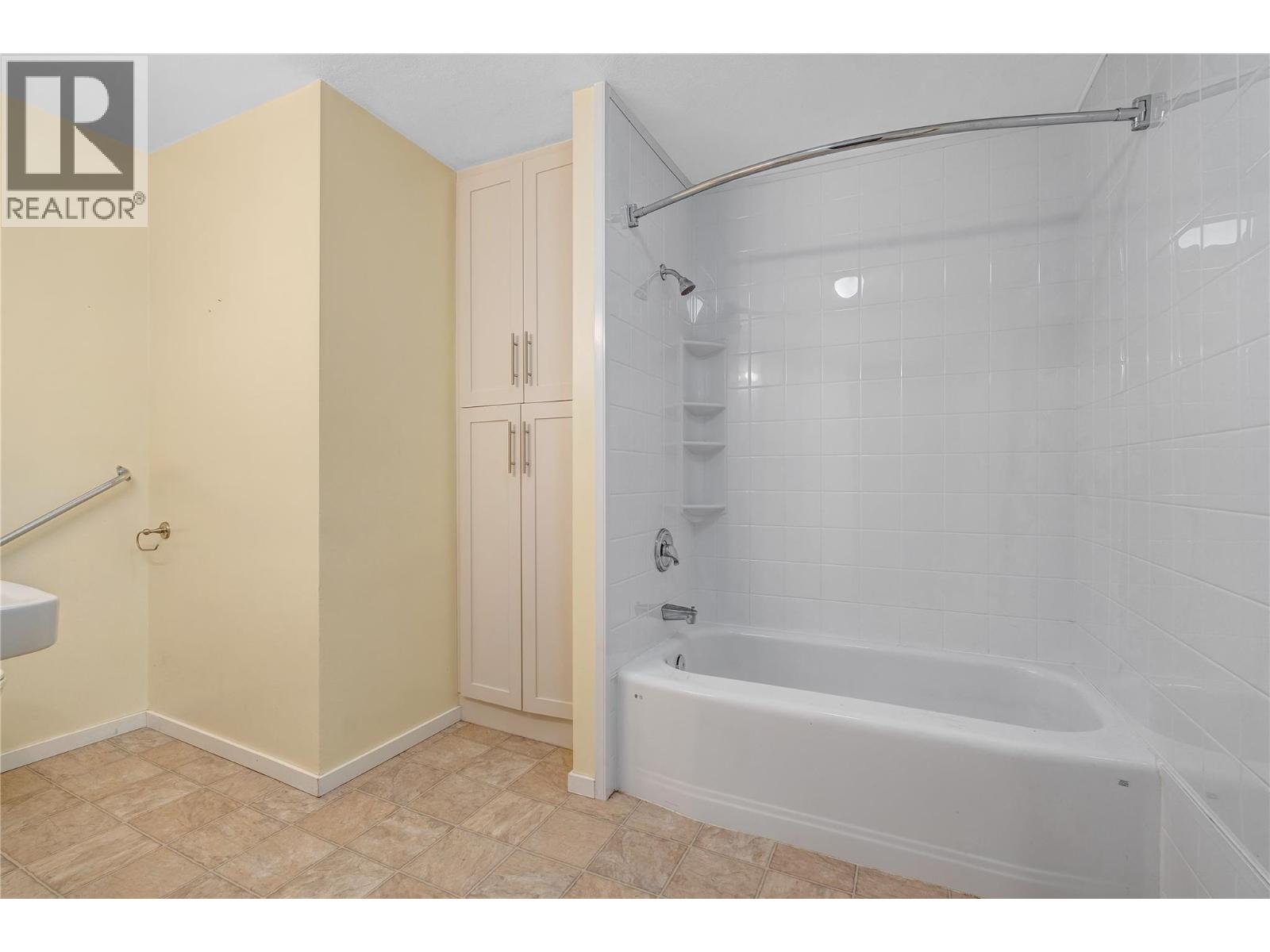 10110 Main Street, Summerland, British Columbia  V0H 1Z0 - Photo 19 - 10392932