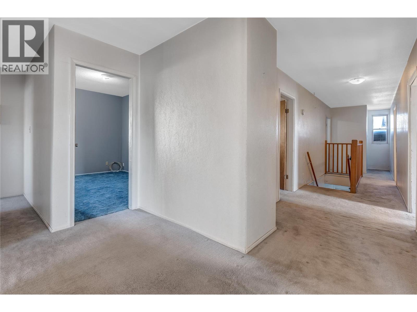 10110 Main Street, Summerland, British Columbia  V0H 1Z0 - Photo 2 - 10392932