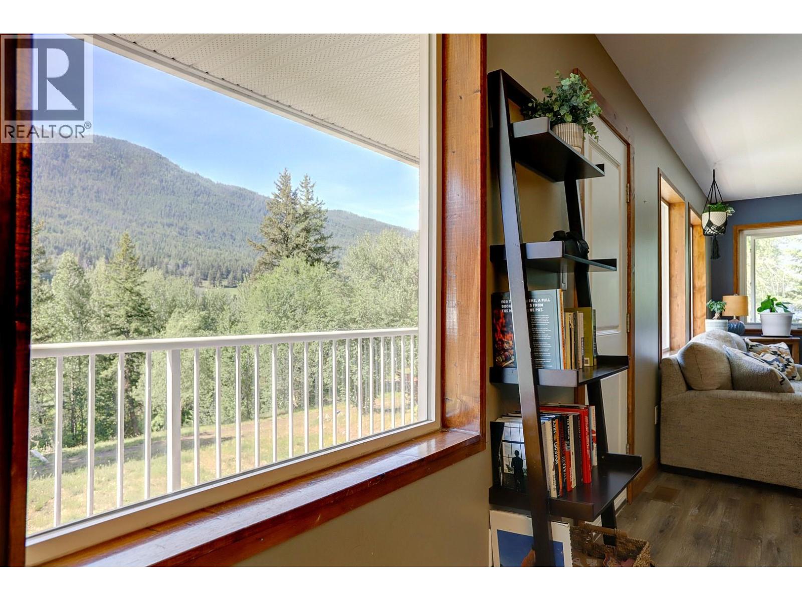 4375 97 Highway, Falkland, British Columbia  V0E 1W1 - Photo 18 - 10387187