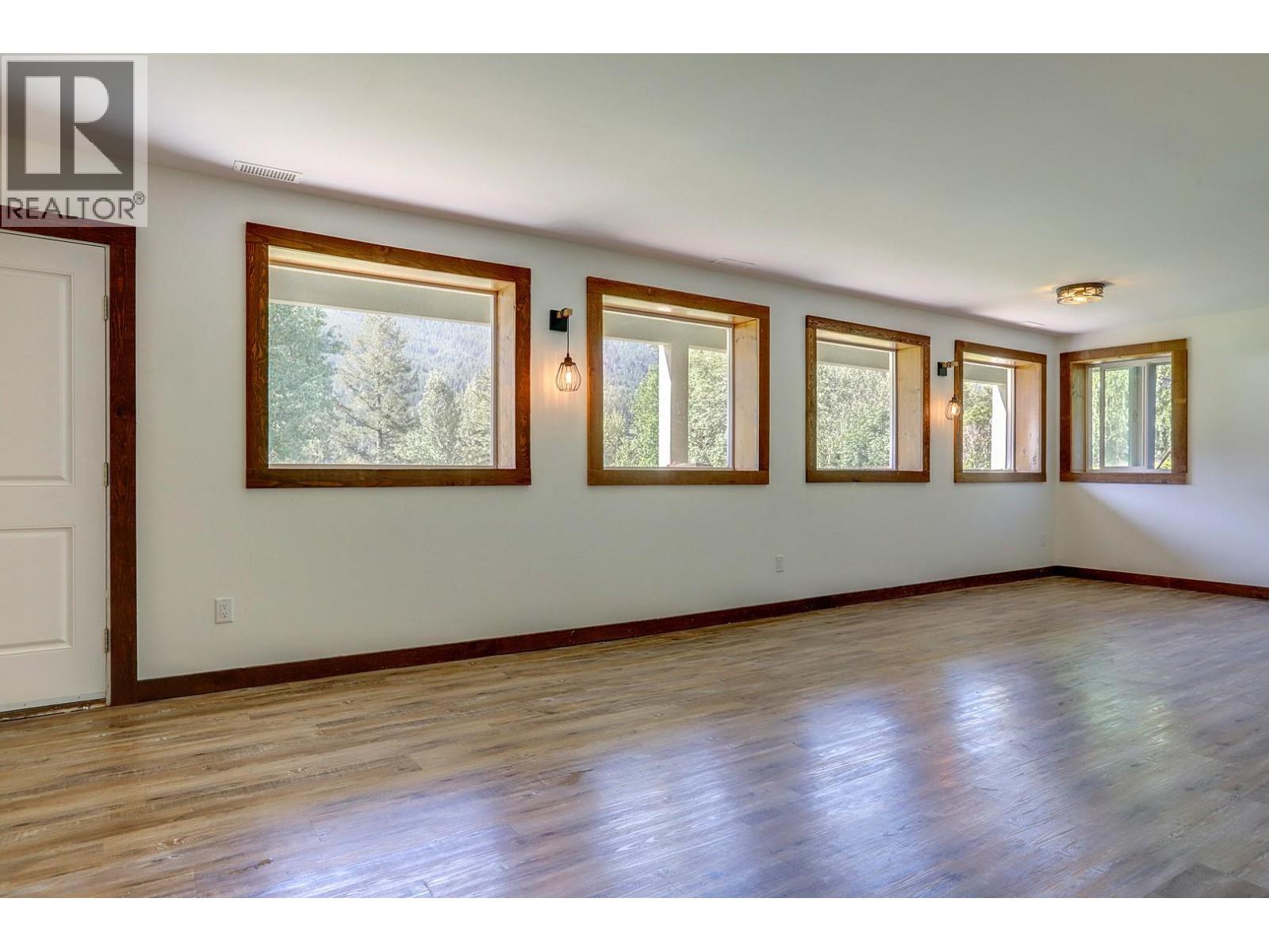 4375 97 Highway, Falkland, British Columbia  V0E 1W1 - Photo 37 - 10387187