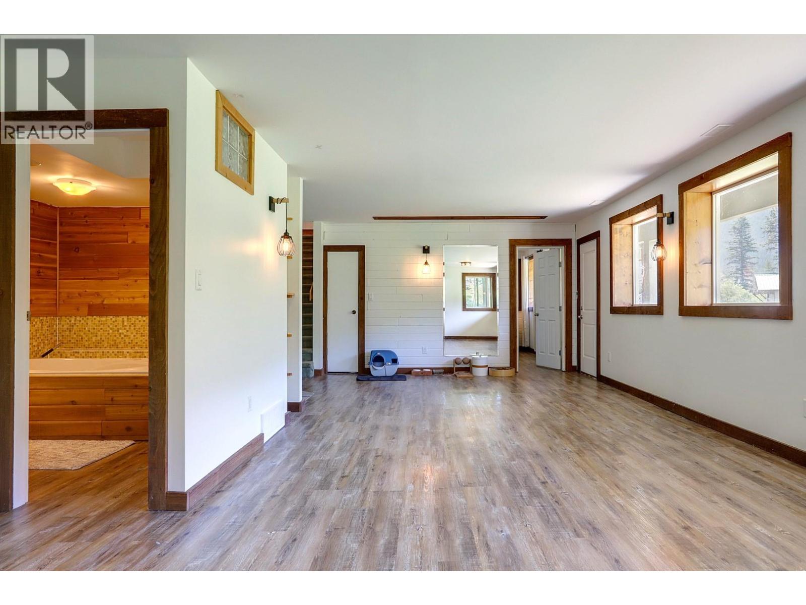 4375 97 Highway, Falkland, British Columbia  V0E 1W1 - Photo 42 - 10387187