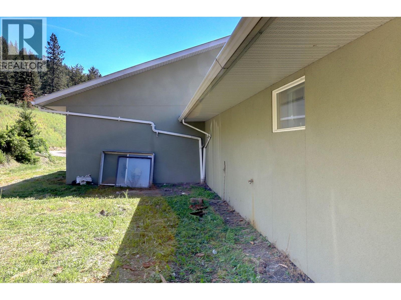 4375 97 Highway, Falkland, British Columbia  V0E 1W1 - Photo 71 - 10387187