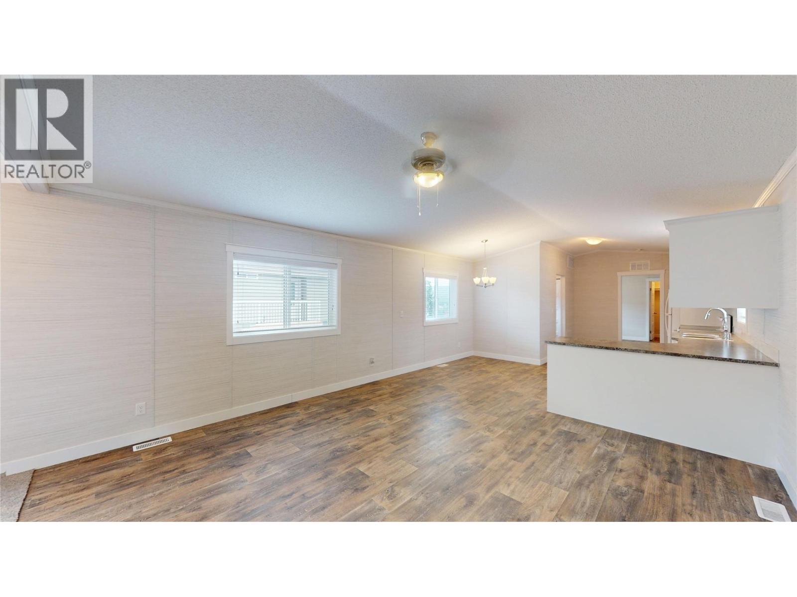 532 Steepleview Avenue Nw, Cranbrook, British Columbia  V1C 5L3 - Photo 6 - 10392902