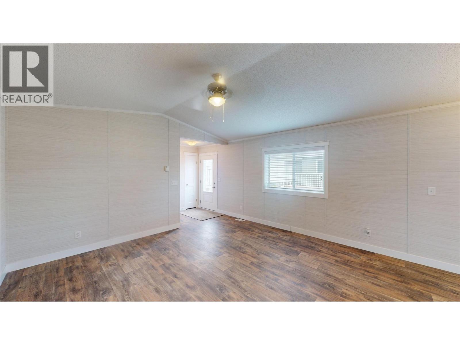 532 Steepleview Avenue Nw, Cranbrook, British Columbia  V1C 5L3 - Photo 8 - 10392902