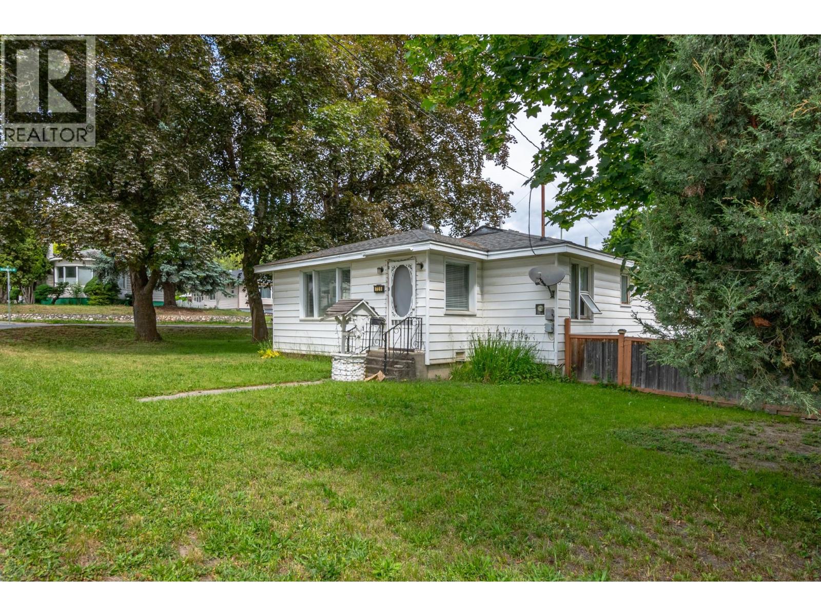 729 Stanley Avenue, Enderby, British Columbia  V0E 1V1 - Photo 1 - 10392869