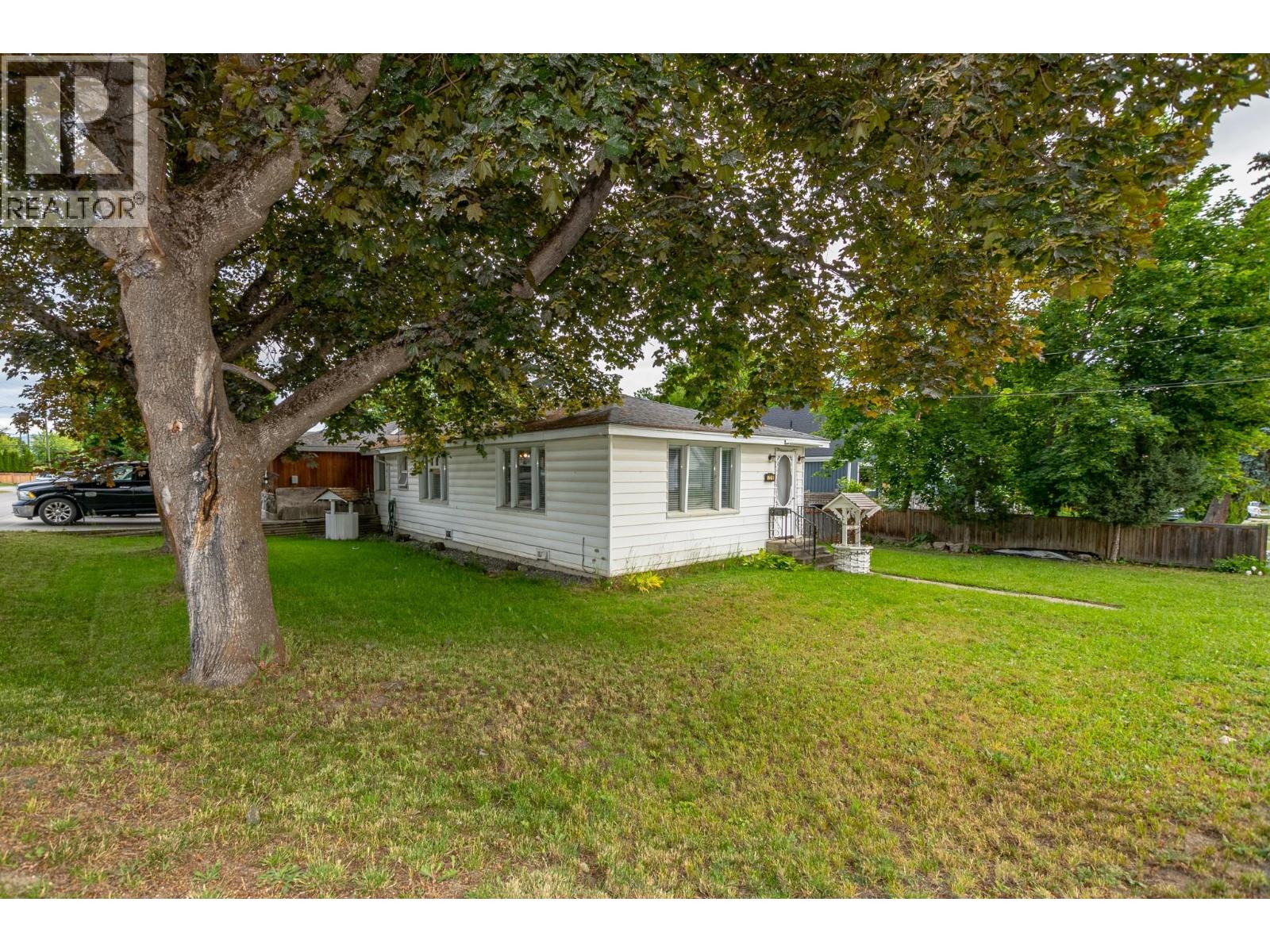 729 Stanley Avenue, Enderby, British Columbia  V0E 1V1 - Photo 2 - 10392869