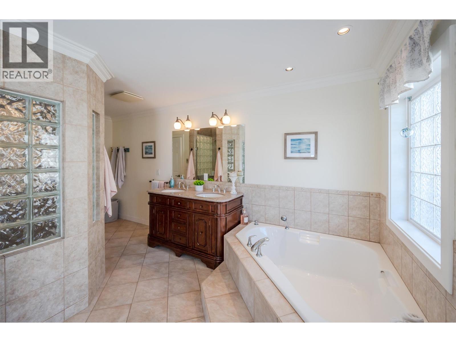 115 Elm Avenue, Penticton, British Columbia  V2A 3W1 - Photo 44 - 10392848