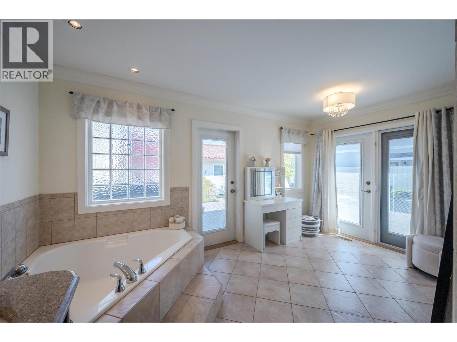 115 Elm Avenue, Penticton, British Columbia  V2A 3W1 - Photo 45 - 10392848