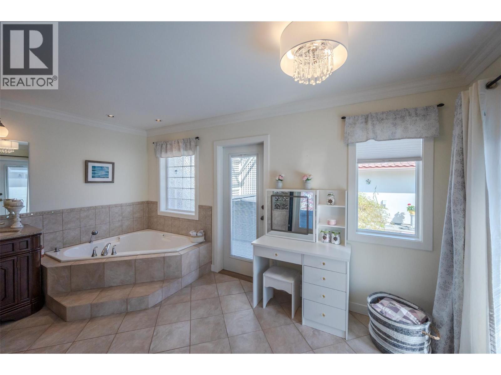 115 Elm Avenue, Penticton, British Columbia  V2A 3W1 - Photo 50 - 10392848
