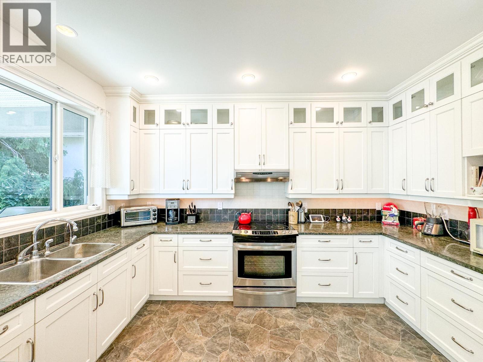 8503 Kingfisher Drive, Osoyoos, British Columbia  V0H 1V1 - Photo 12 - 10392936