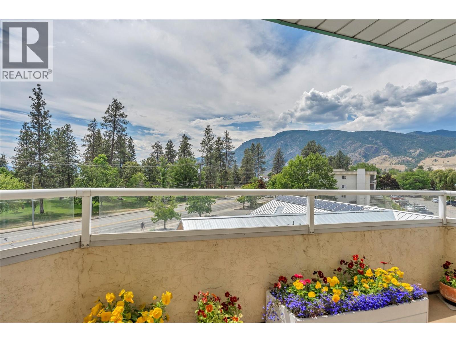 3595 Skaha Lake Road Unit# 303, Penticton, British Columbia  V2A 7K2 - Photo 2 - 10392608