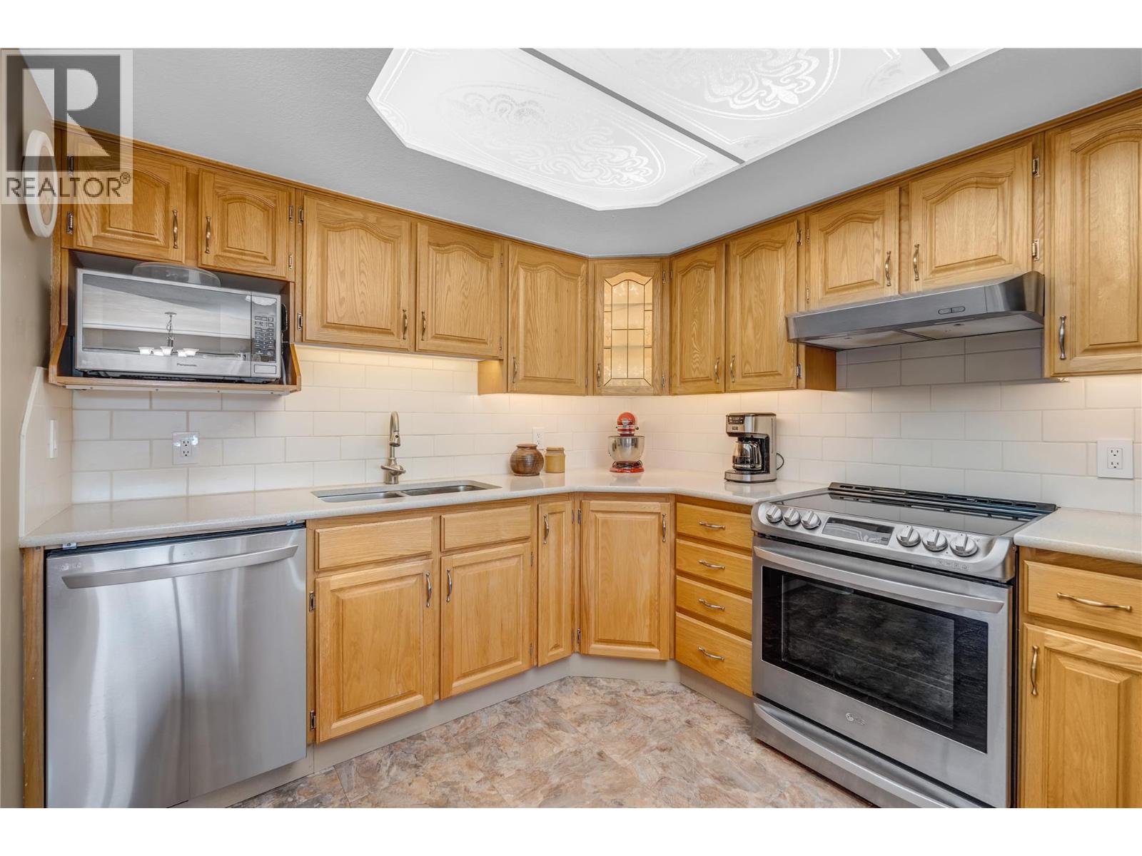 3595 Skaha Lake Road Unit# 303, Penticton, British Columbia  V2A 7K2 - Photo 6 - 10392608