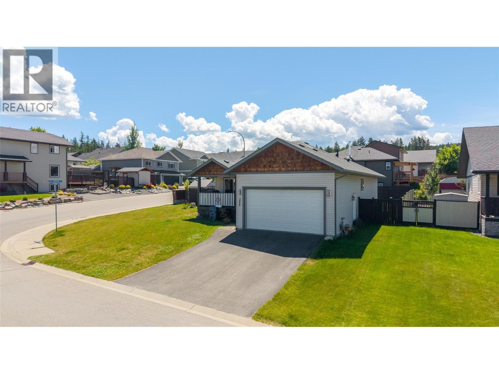 2009 14th Street S, Cranbrook, British Columbia  V1C 0A9 - Photo 2 - 10392829