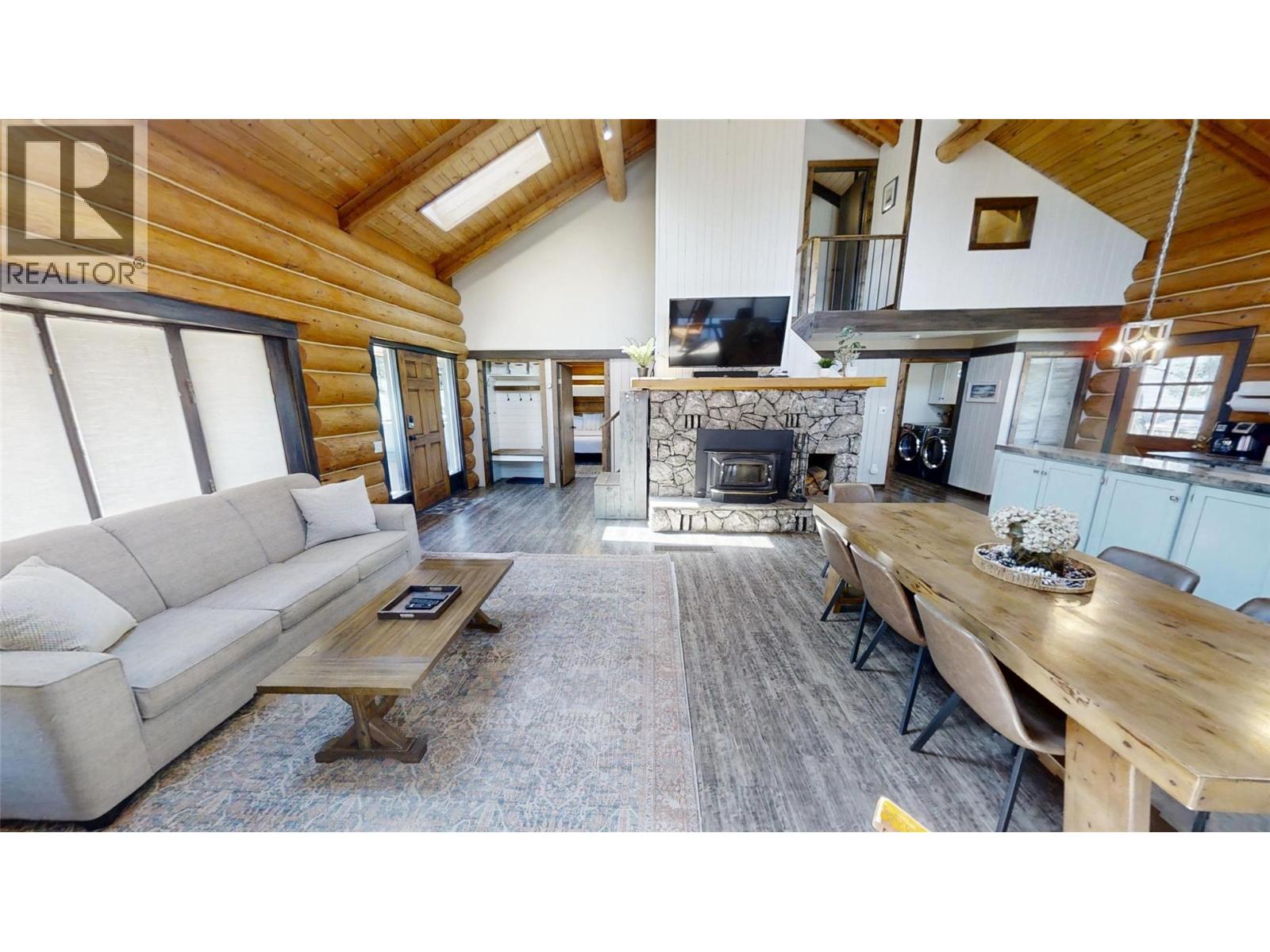 1600 14th Street, Invermere, British Columbia  V0A 1K0 - Photo 4 - 10392806