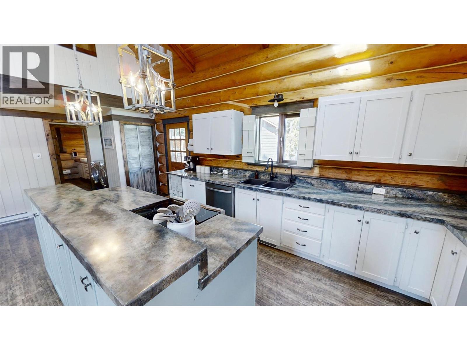 1600 14th Street, Invermere, British Columbia  V0A 1K0 - Photo 8 - 10392806