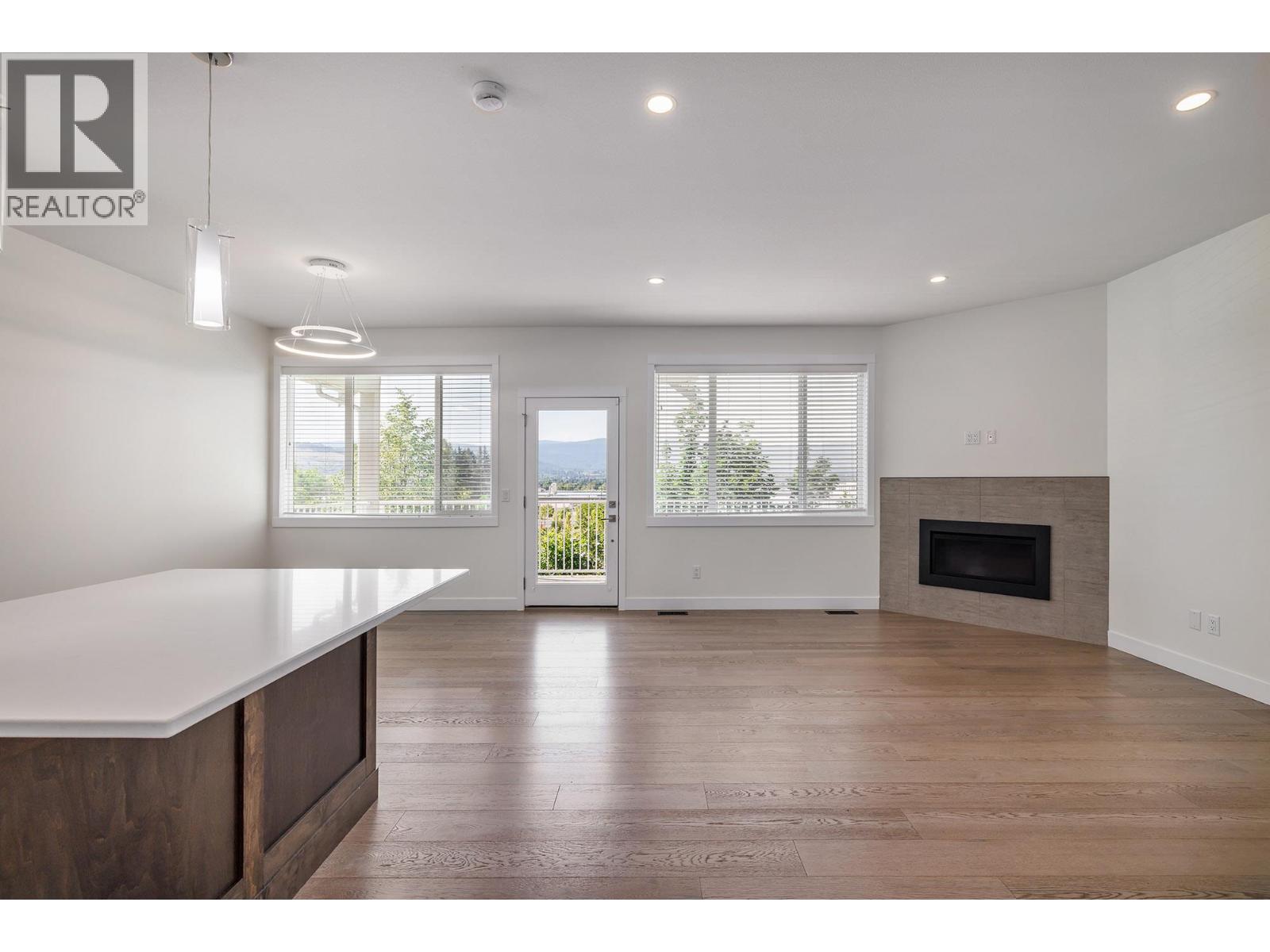3207 Shetland Road, Kelowna, British Columbia  V1V 3B1 - Photo 2 - 10393027