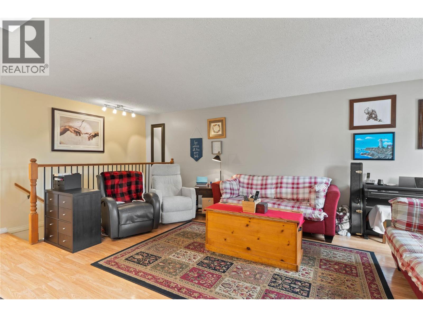 333 Waddington Drive, Kamloops, British Columbia  V2E 1S3 - Photo 4 - 10393023