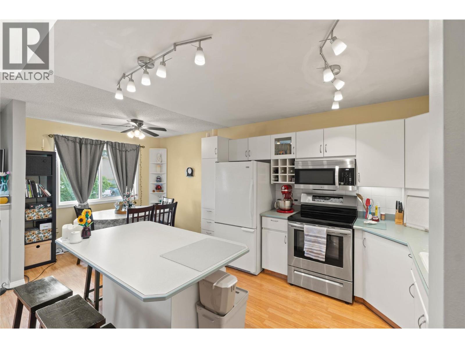 333 Waddington Drive, Kamloops, British Columbia  V2E 1S3 - Photo 7 - 10393023