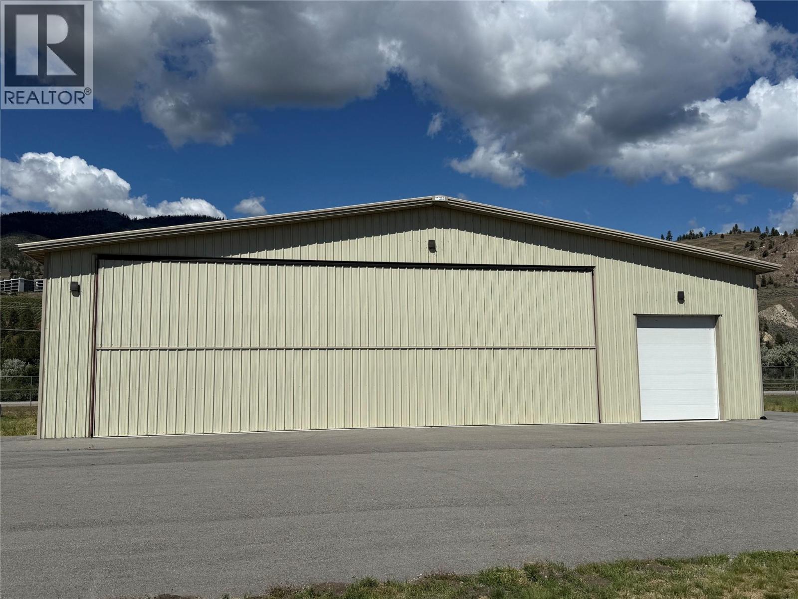 3156 Airport Road, Penticton, British Columbia  V2A 8X1 - Photo 19 - 10392242