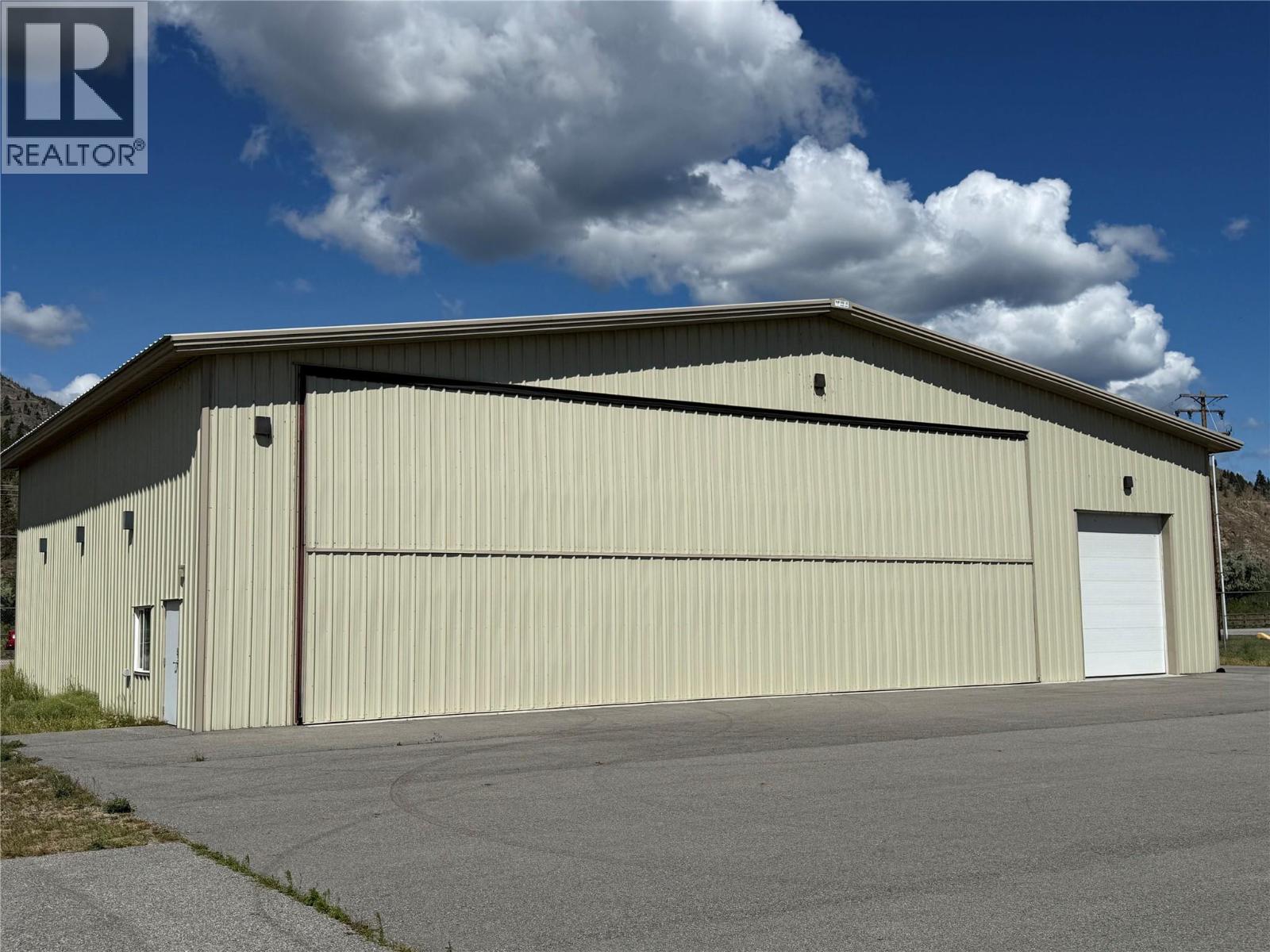 3156 Airport Road, Penticton, British Columbia  V2A 8X1 - Photo 7 - 10392242