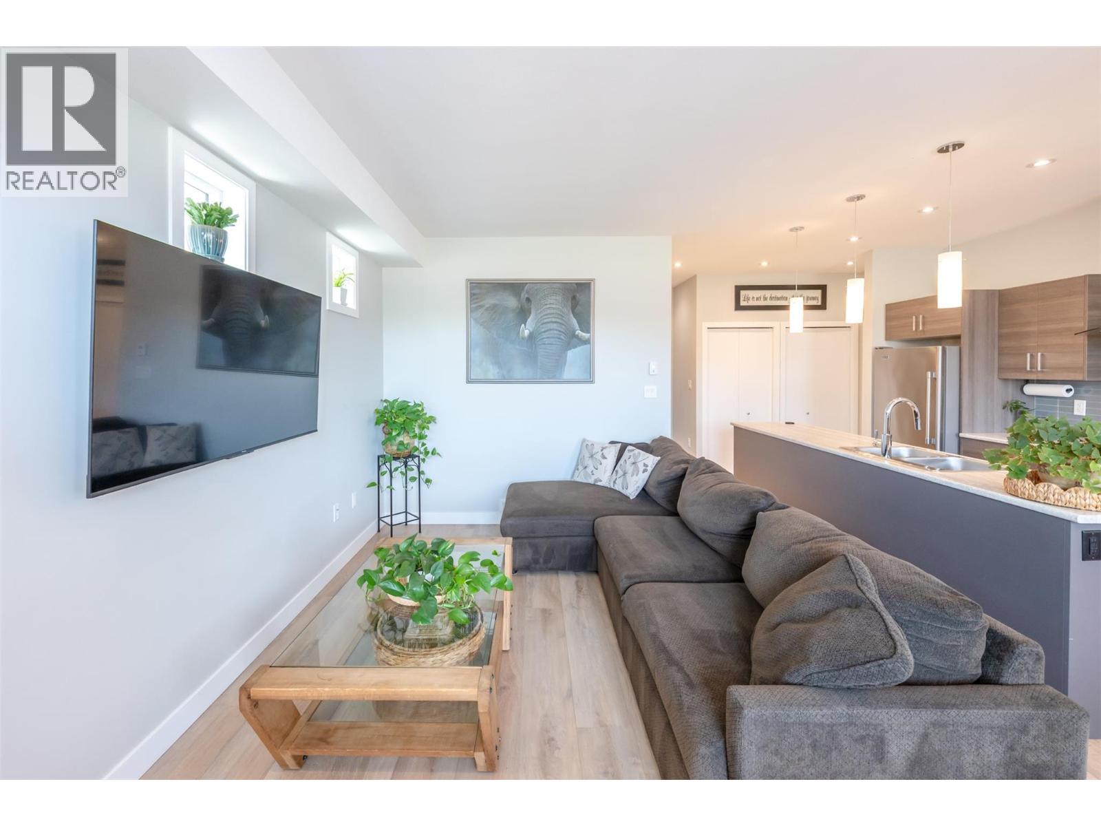 457 Nelson Avenue Unit# 102, Penticton, British Columbia  V2A 2L3 - Photo 4 - 10392853