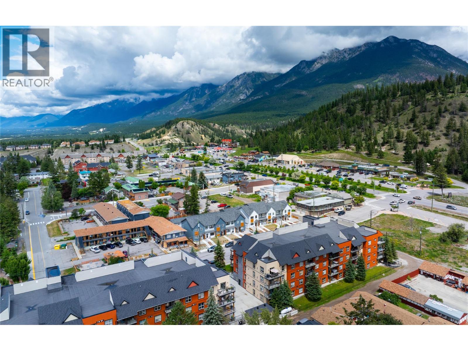 4884 Stanley Street Unit# 1105, Radium Hot Springs, British Columbia  V0A 1M0 - Photo 1 - 10392951