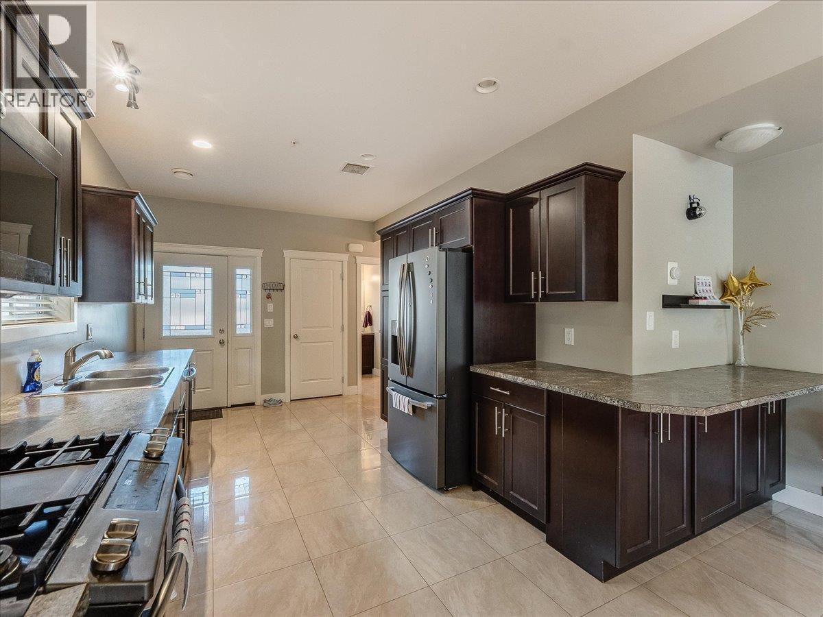 625 11th Avenue Unit# 6, Castlegar, British Columbia  V1N 1J7 - Photo 6 - 10393083