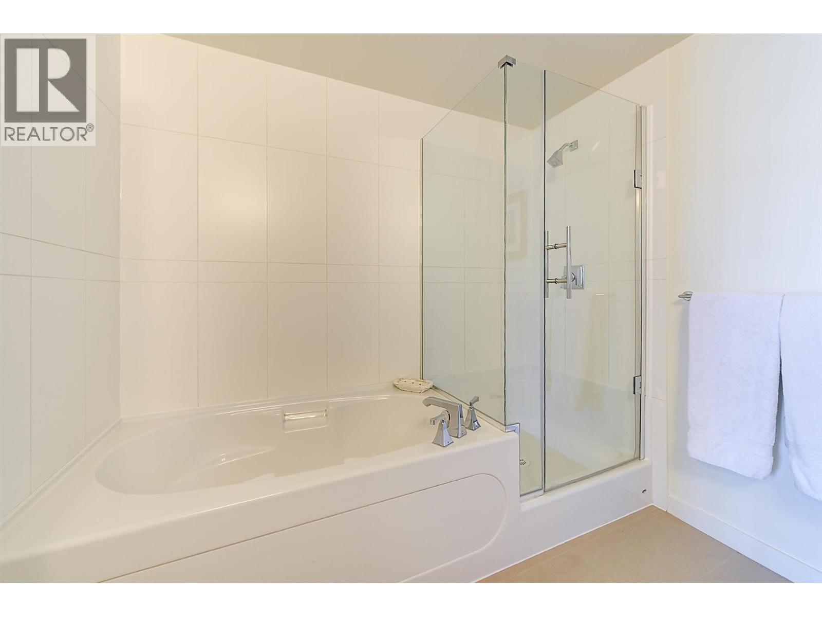 1075 Sunset Drive Unit# 2408, Kelowna, British Columbia  V1Y 9Y9 - Photo 19 - 10393005