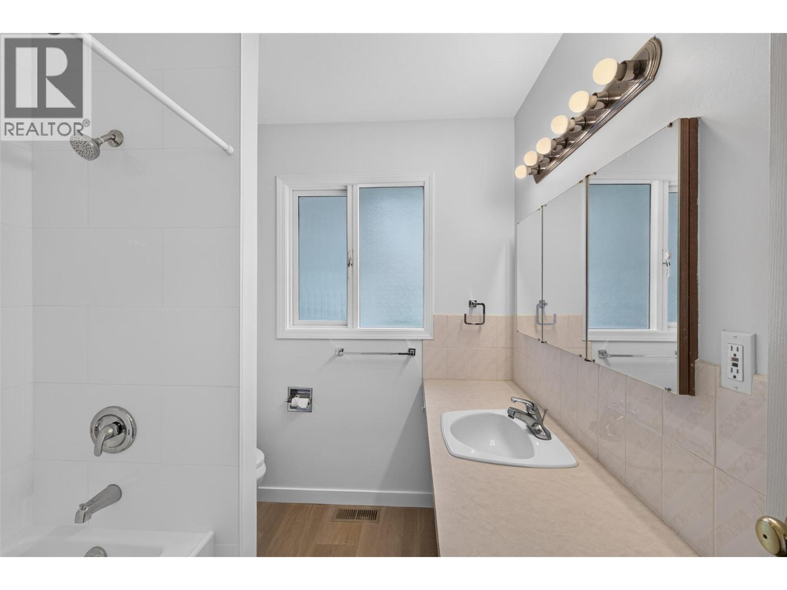 3802 36 Street, Vernon, British Columbia  V1T 6E5 - Photo 16 - 10393013