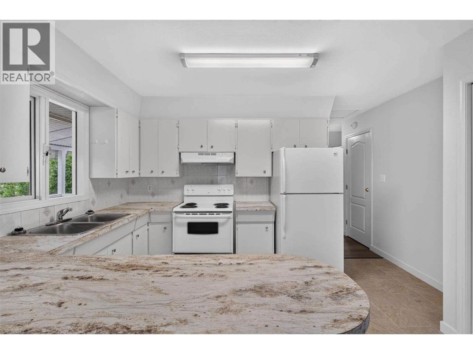 3802 36 Street, Vernon, British Columbia  V1T 6E5 - Photo 5 - 10393013