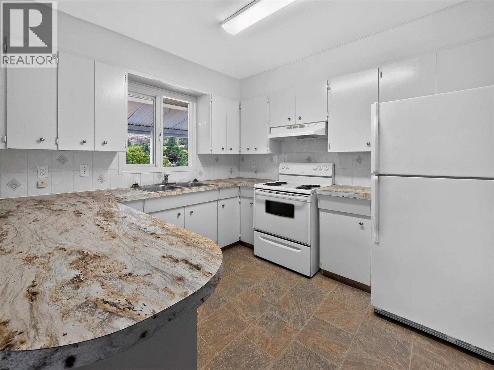 3802 36 Street, Vernon, British Columbia  V1T 6E5 - Photo 7 - 10393013