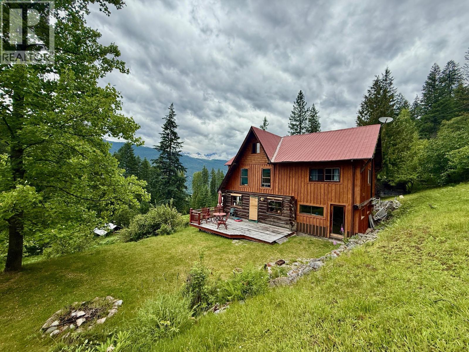 7150/7154 Graham Rd Road, Winlaw, British Columbia  V0G 2J0 - Photo 1 - 10392999