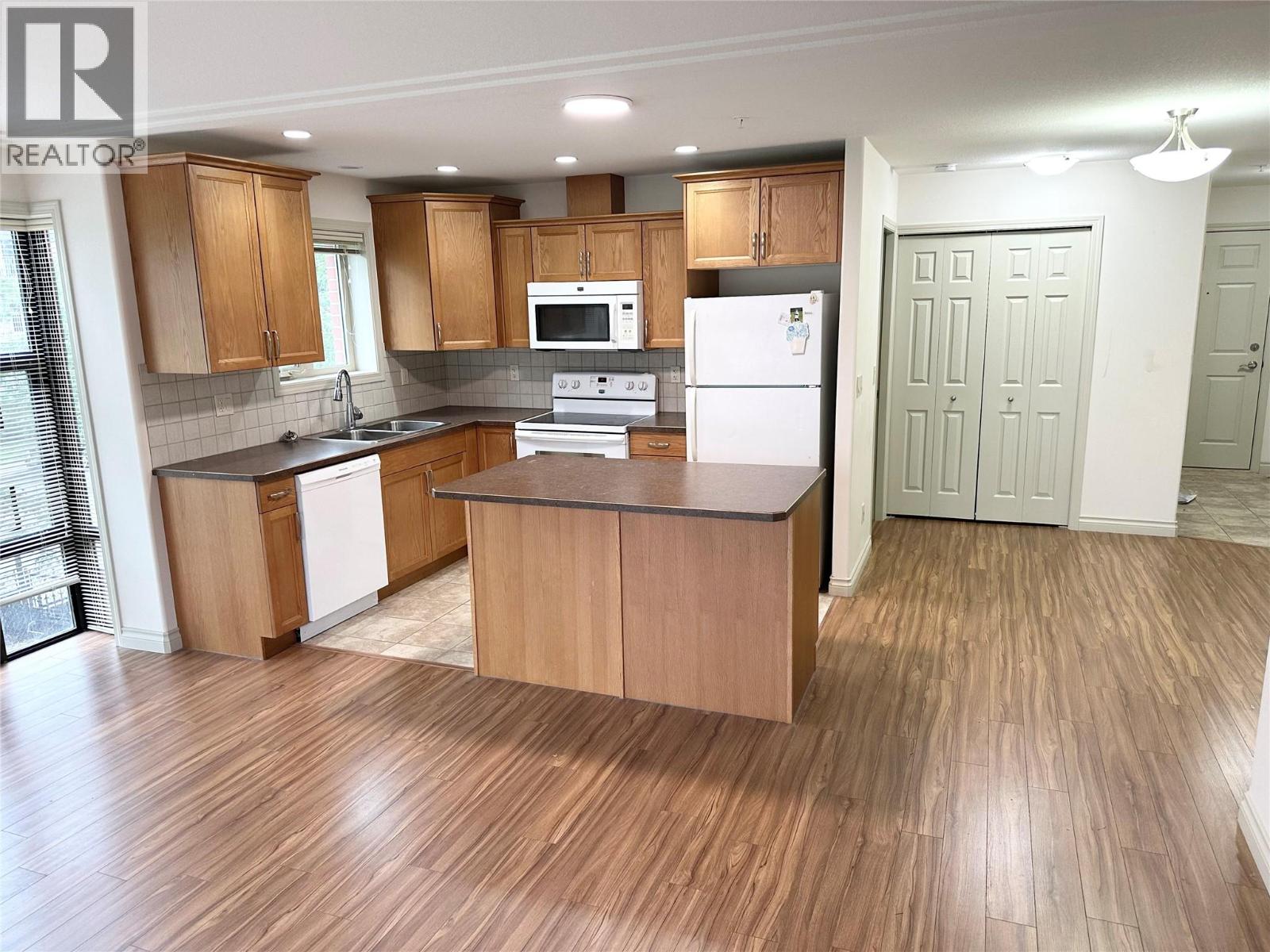 2113 Atkinson Street Unit# 205, Penticton, British Columbia  V2A 8R5 - Photo 8 - 10393161