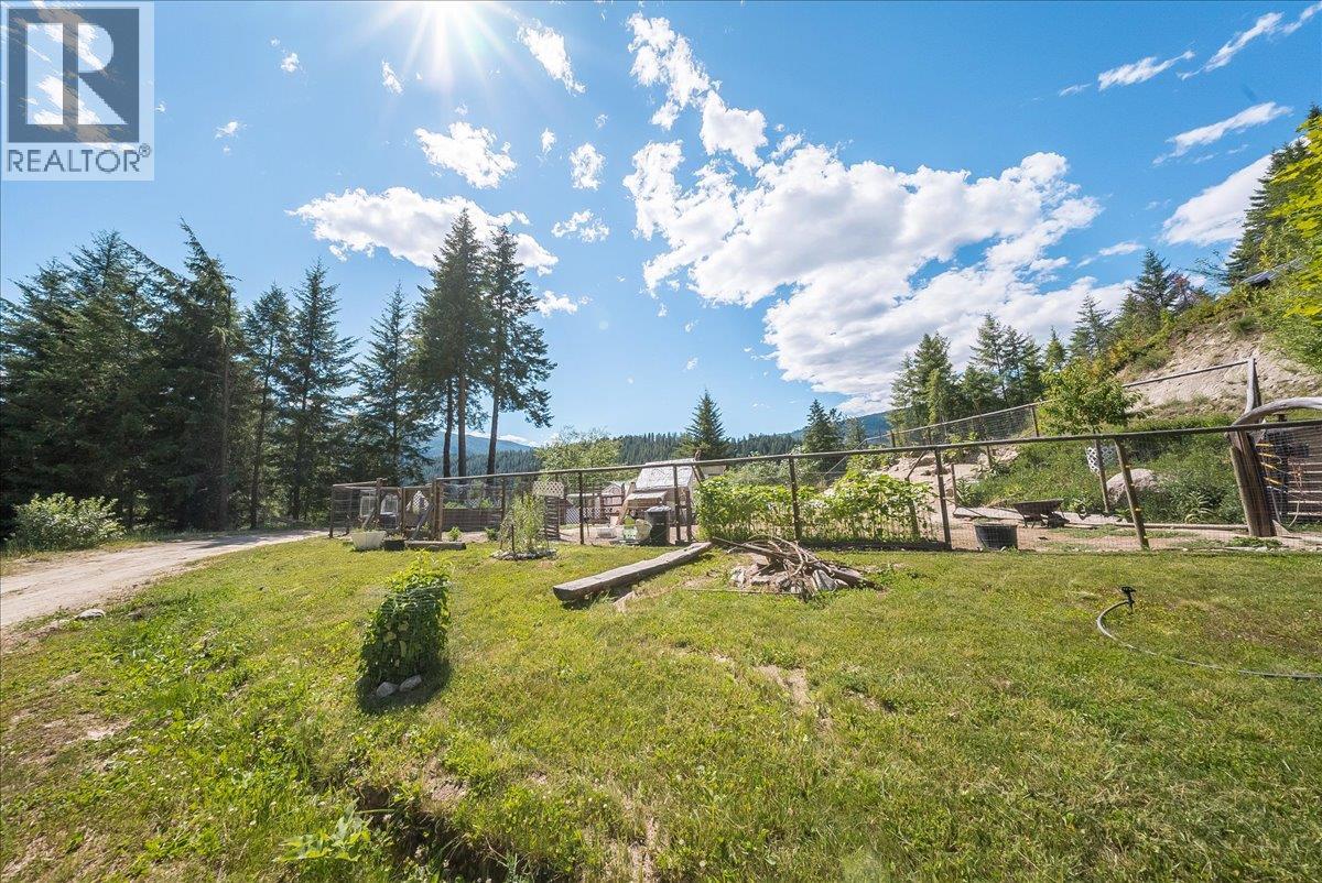1385 Pass Creek Road, Castlegar, British Columbia  V1N 4S2 - Photo 26 - 10393109