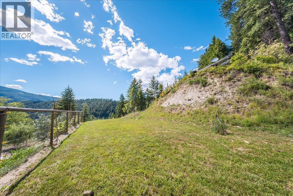 1385 Pass Creek Road, Castlegar, British Columbia  V1N 4S2 - Photo 27 - 10393109