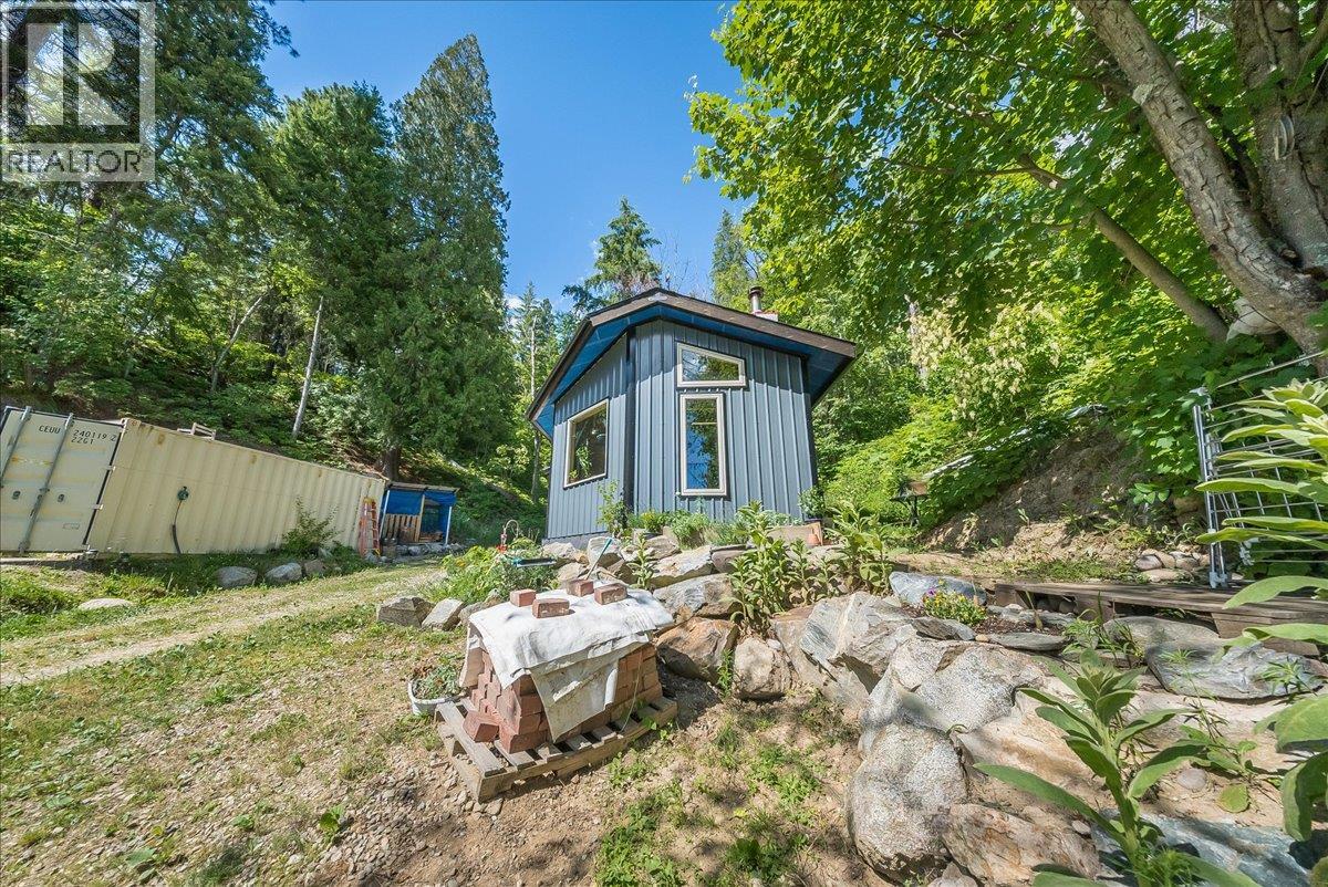 1385 Pass Creek Road, Castlegar, British Columbia  V1N 4S2 - Photo 32 - 10393109